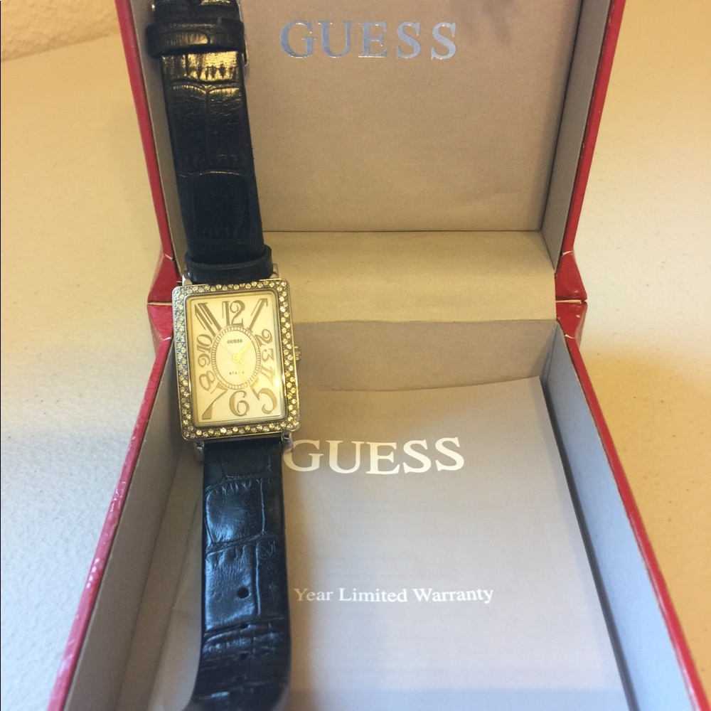 Like NEW!  Leather band guess watch